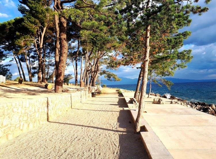 Apartmani Porat Malinska Esterno foto