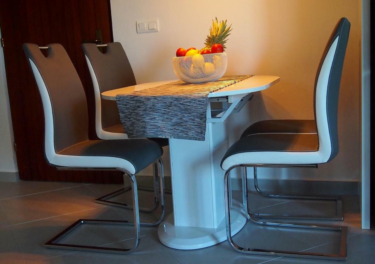 Apartmani Porat Malinska Esterno foto